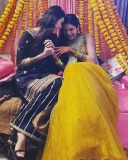 Tejasswi Prakash feet photo thumbnail