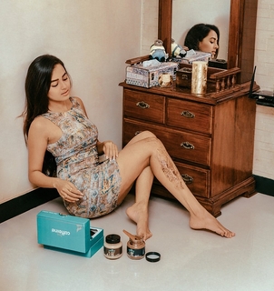Tejasswi Prakash feet photo thumbnail