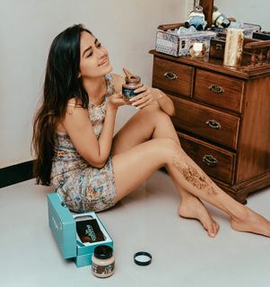 Tejasswi Prakash feet photo thumbnail