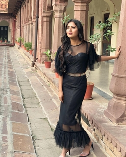 Tejasswi Prakash feet photo thumbnail