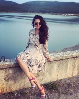 Tejasswi Prakash feet photo thumbnail