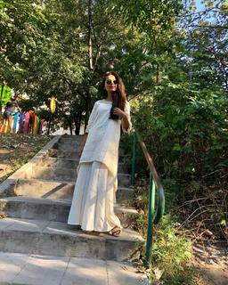 Tejasswi Prakash feet photo thumbnail