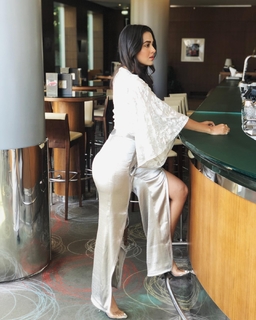 Tejasswi Prakash feet photo thumbnail