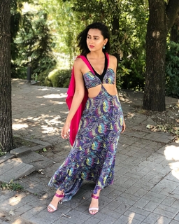 Tejasswi Prakash feet photo thumbnail