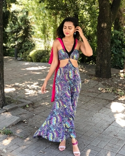 Tejasswi Prakash feet photo thumbnail