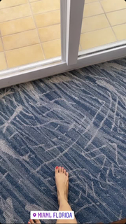 Tejasswi Prakash feet photo thumbnail