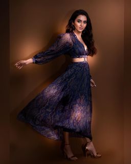 Tejasswi Prakash feet photo thumbnail