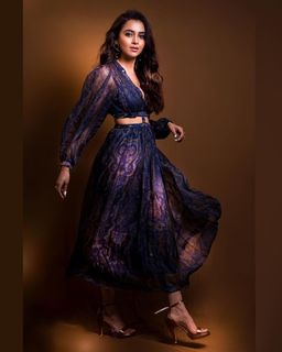 Tejasswi Prakash feet photo thumbnail