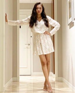 Tejasswi Prakash feet photo thumbnail