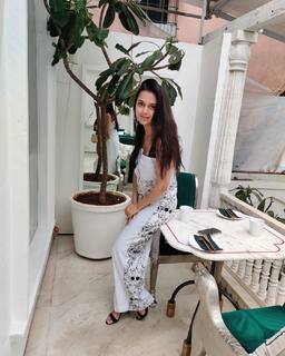 Tejasswi Prakash feet photo thumbnail
