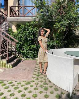 Tejasswi Prakash feet photo thumbnail