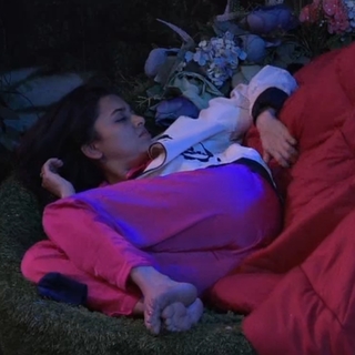 Tejasswi Prakash feet photo thumbnail