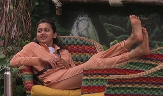 Tejasswi Prakash feet photo thumbnail