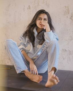 Tejasswi Prakash feet photo thumbnail