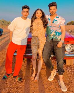 Tejasswi Prakash feet photo thumbnail