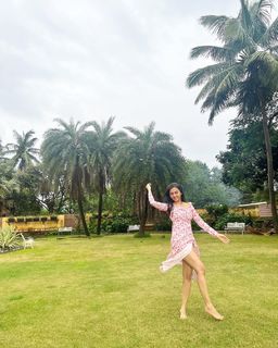 Tejasswi Prakash feet photo thumbnail
