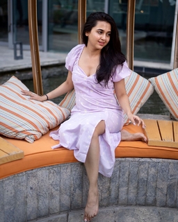 Tejasswi Prakash feet photo thumbnail
