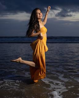 Tejasswi Prakash feet photo thumbnail