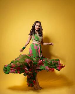 Tejasswi Prakash feet photo thumbnail