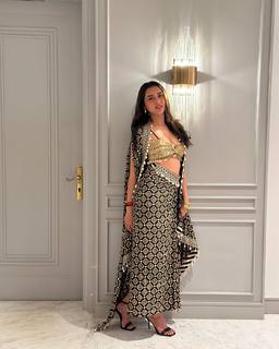 Tejasswi Prakash feet photo thumbnail