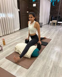 Tejasswi Prakash feet photo thumbnail