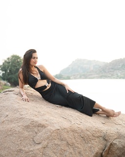 Tejasswi Prakash feet photo thumbnail