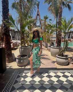 Tejasswi Prakash feet photo thumbnail