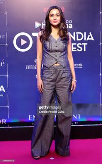 Tejasswi Prakash feet photo 8