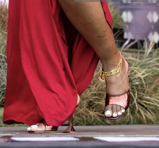 Tems feet photo 7