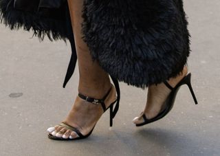 Tems feet photo 18