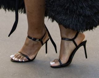 Tems feet photo 17