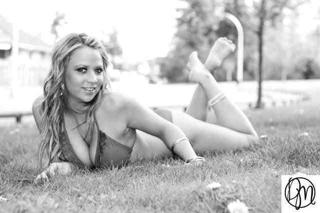 Tenille Dashwood feet photo thumbnail