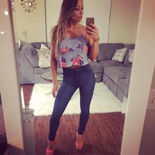 Tenille Dashwood feet photo thumbnail