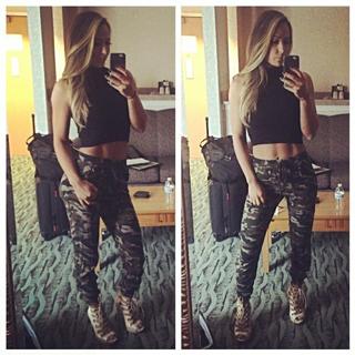 Tenille Dashwood feet photo thumbnail