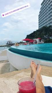 Tenille Dashwood feet photo thumbnail