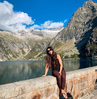 Tenille Dashwood feet photo thumbnail