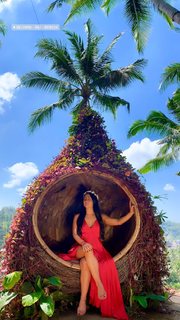 Tenille Dashwood feet photo thumbnail