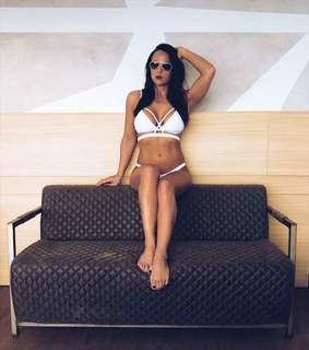 Tenille Dashwood feet photo thumbnail