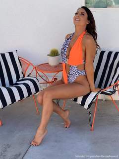 Tenille Dashwood feet photo thumbnail