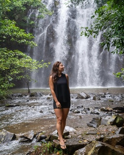 Tenille Dashwood feet photo thumbnail