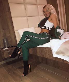 Teodora Dzehverovic feet photo thumbnail