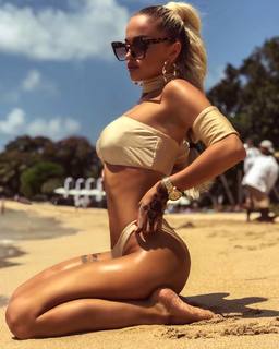 Teodora Dzehverovic feet photo thumbnail