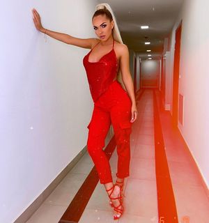 Teodora Dzehverovic feet photo thumbnail