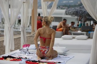 Teodora Dzehverovic feet photo thumbnail