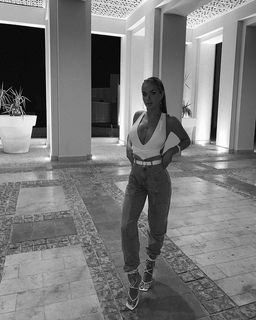 Teodora Dzehverovic feet photo thumbnail