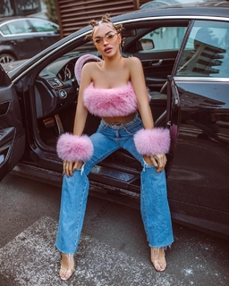 Teodora Dzehverovic feet photo thumbnail