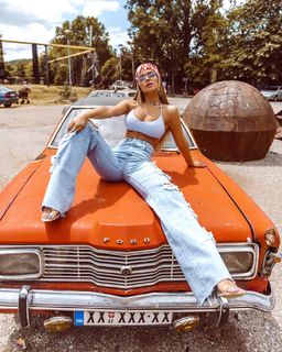 Teodora Dzehverovic feet photo thumbnail