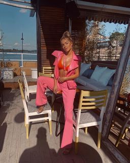 Teodora Dzehverovic feet photo thumbnail