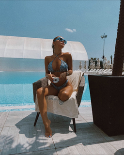 Teodora Dzehverovic feet photo thumbnail