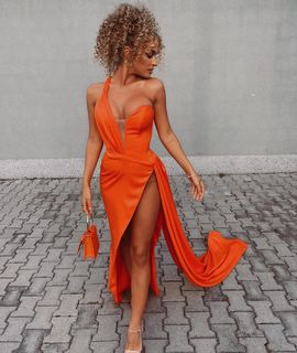 Teodora Dzehverovic feet photo thumbnail